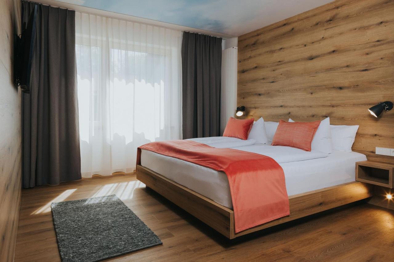 באד גריסבאך Hotel Drei Quellen Therme מראה חיצוני תמונה