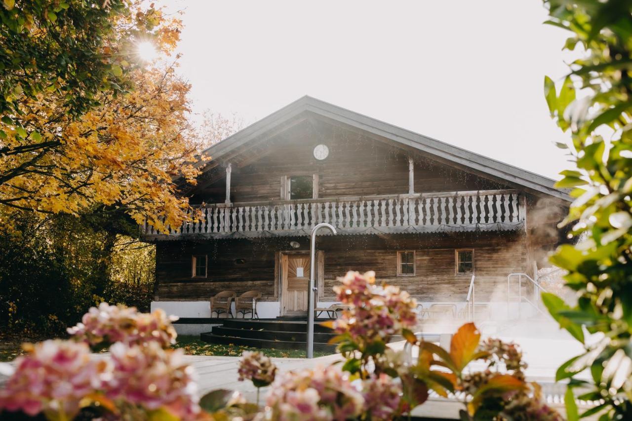 באד גריסבאך Hotel Drei Quellen Therme מראה חיצוני תמונה