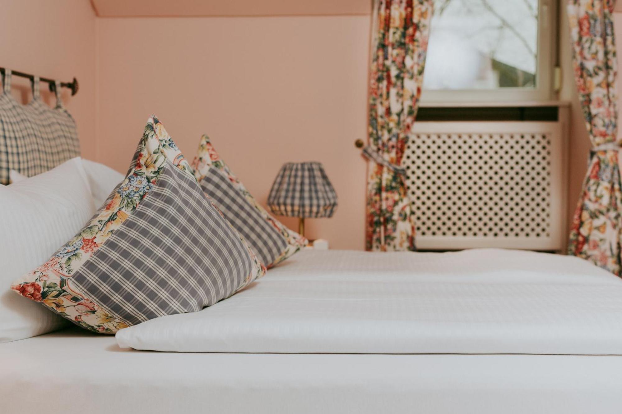 באד גריסבאך Hotel Drei Quellen Therme מראה חיצוני תמונה