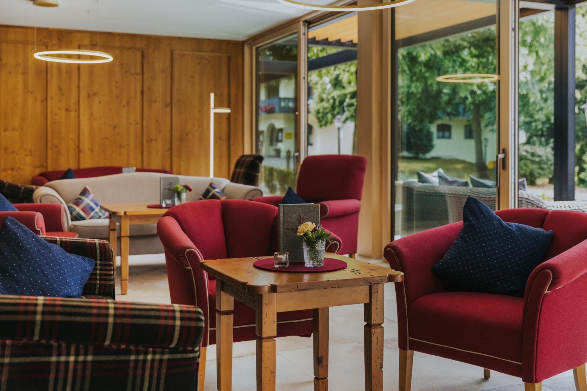 באד גריסבאך Hotel Drei Quellen Therme מראה חיצוני תמונה