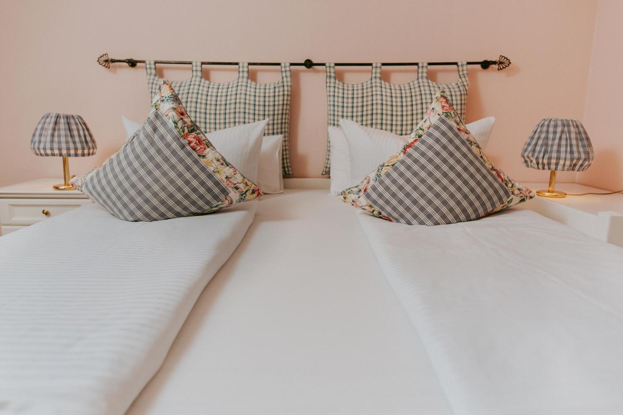 באד גריסבאך Hotel Drei Quellen Therme מראה חיצוני תמונה