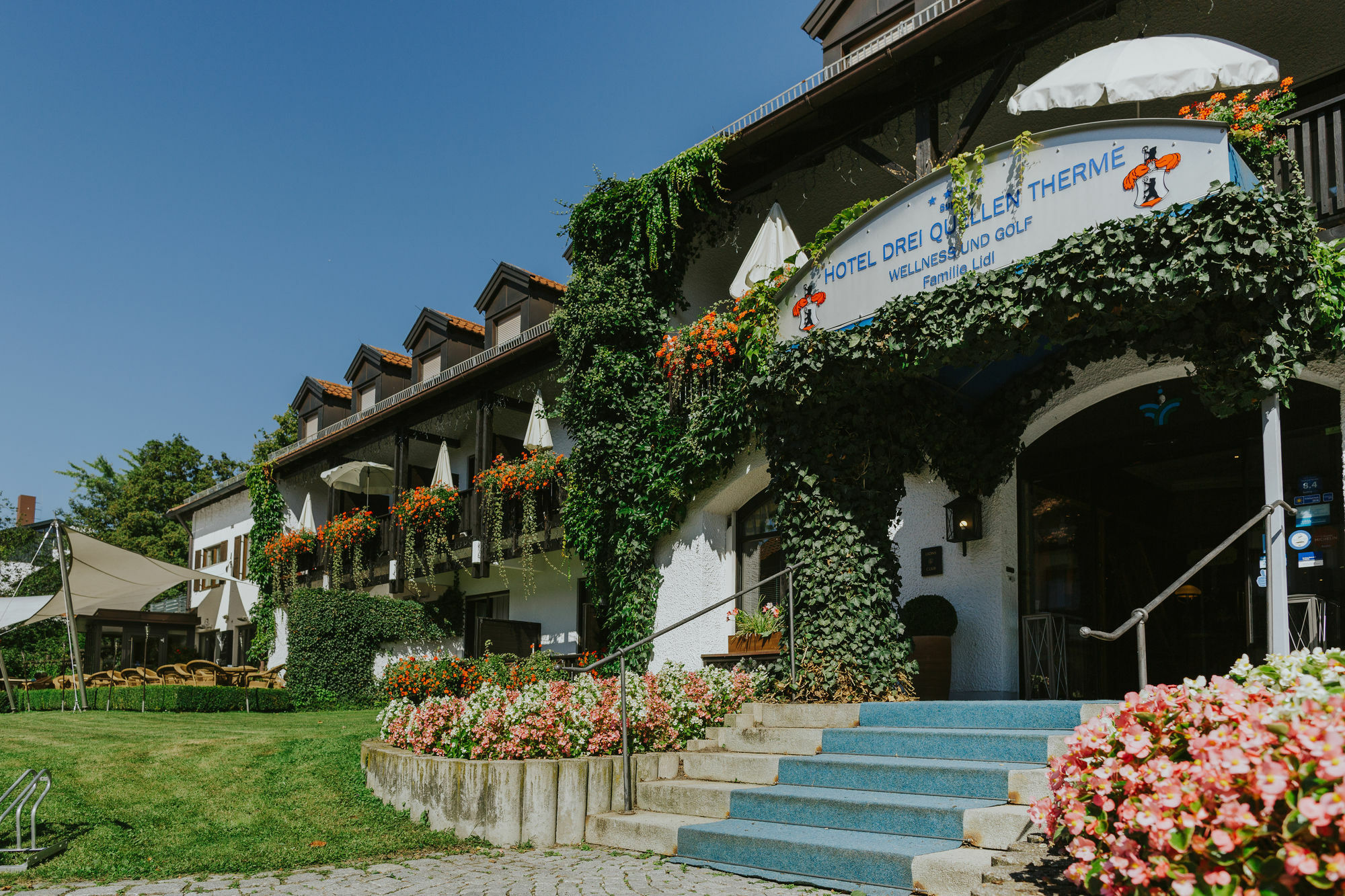 באד גריסבאך Hotel Drei Quellen Therme מראה חיצוני תמונה